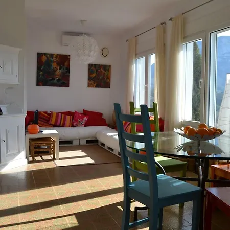 Zoro Locdenia Dağ evi
